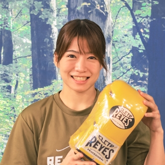 鈴木 万李弥