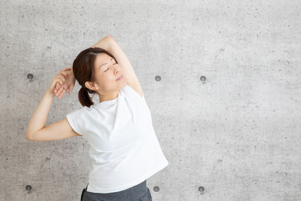 肩こり解消と予防に効くストレッチと筋力トレーニング